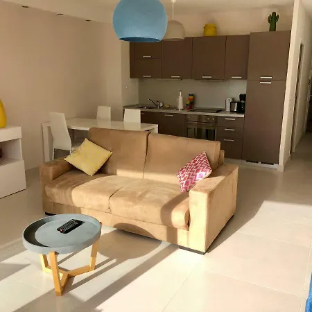 Bright Apartment With A Garden And A Wonderfull Sea View Le Trayas